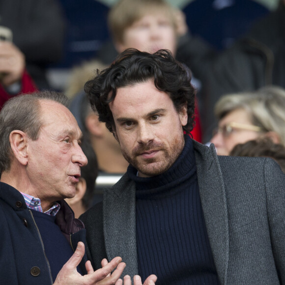 Il a un puissant entourage, le parrain de son fils étant Bertrand Delanoë
Bertrand Delanoë et Mathias Vicherat au match de football Paris Saint-Germain (PSG) contre Lens (RCL) au parc des Princes à Paris le 7 mars 2015 , à l'occasion d'un match de la 28e journée de Ligue 1.
