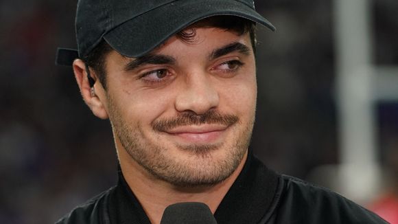 Romain Ntamack en couple avec Lisa, l'importance de ses proches après son gros coup dur : "Se sentir aidé, c'est..."