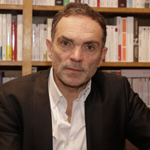 Yann Moix présente le numéro deux de la revue Année Zéro à la Librairie Delamain à Paris le 24 novembre 2022. © Cédric Perrin / Bestimage
