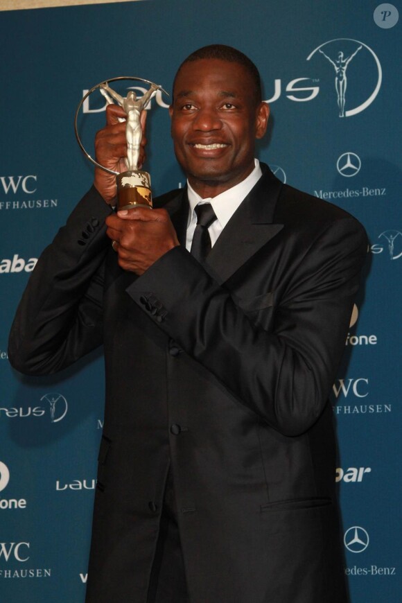 Dikembe Mutombo récompensé lors de la soirée des Laureus World Action Sportsperson of the Year à Abou Dabi le 10 mars 2010