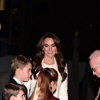 PHOTOS Kate Middleton et le prince William dévoilent leur sublime carte de voeux 2023... ils éclipsent le roi Charles et Camilla !