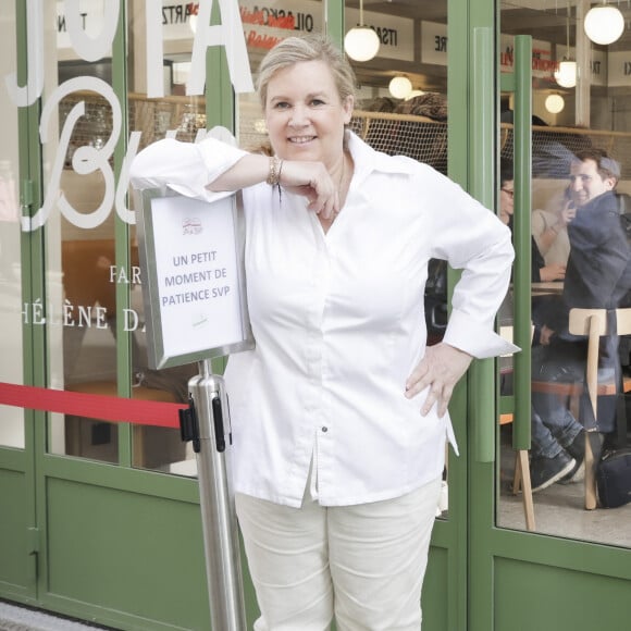 C'est d'avoir la maison de campagne de ses rêves, au Pays Basque.
Exclusif - La cheffe étoilée Hélène Darroze vient d'ouvrir un nouveau restaurant bistronomique dédiée aux burgers haut de gamme "Jòia Bun" au 16 de la rue Michodière dans le 2ème arrondissement de Paris, France, le 16 mars 2023. © Jack Tribeca/Bestimage 