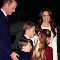 PHOTOS Prince Louis : Sacrée canaille avec sa soeur Charlotte au concert de Noël, ce geste qui a amusé Kate Middleton