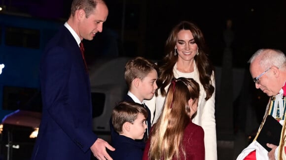 PHOTOS Prince Louis : Sacrée canaille avec sa soeur Charlotte au concert de Noël, ce geste qui a amusé Kate Middleton