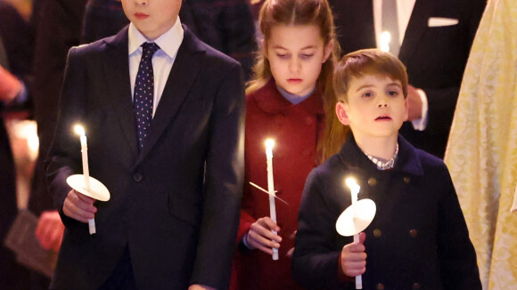 PHOTOS Prince Louis : Sacrée canaille avec sa soeur Charlotte au concert de Noël, ce geste qui a amusé Kate Middleton