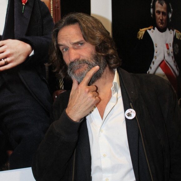 Info - Frédéric Beigbeder placé en garde à vue à Pau - Frédéric Beigbeder - Vernissage de l'exposition de Bruce Méritte à la galerie Mazarine à Paris le 23 novembre 2023. © Philippe Baldini/Bestimage