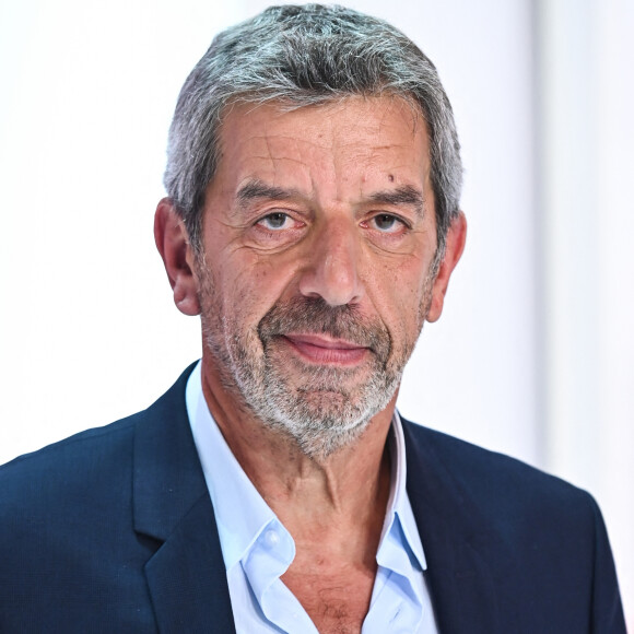 Exclusif - Michel Cymes lors de l'enregistrement de l'émission "Vivement Dimanche" au Studio Gabriel et diffusée le 30 octobre 2022 sur France 3. Photos du 16 octobre 2022. © Guillaume Gaffiot / Bestimage 