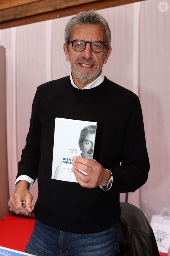 Michel Cymes - Personnalités à la 40ème Foire du Livre de Brive-la-Gaillarde. Le 5 novembre 2022 © Jean-Marc Lhomer / Bestimage