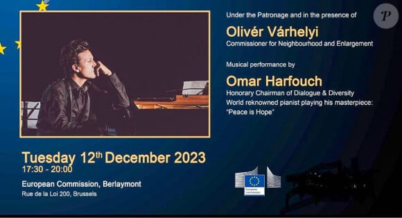Exclusif - Omar Harfouch, président d'Honneur de l'ONG "Dialogue et Diversité" jouant son chef-d'oeuvre : ""Peace is Hope" à la commission Européenne Berlaymont à Bruxelles, Belgique, le 12 décembre 2023.