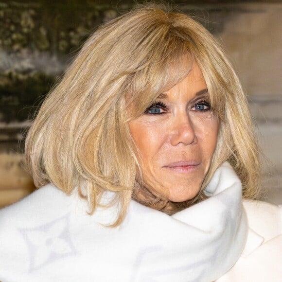 Et Brigitte Macron s'est éclatée en dansant ! 
Brigitte Macron et la reine Maxima des Pays-Bas visitent l'exposition "Sculpter les sens" d'Iris van Herpen au Musée des Arts Décoratifs de Paris le 28 novembre 2023. 