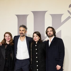 Exclusif - Martin Bourboulon et sa femme, Charlotte Casiraghi et Dimitri Rassam - Photocall de l'avant-première du film "Les Trois Mousquetaires : D'Artagnan" aux Invalides à Paris le 21 mars 2023. © Moreau / Jacovides / Guirec / Bestimage 