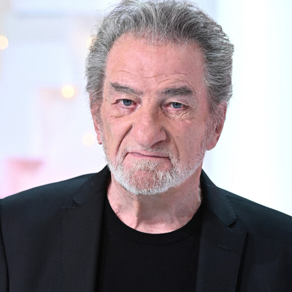 Un événement toutefois gaché par un détail, qui n'en était pas un pour lui.
Exclusif - Eddy Mitchell - Enregistrement de l'émission "Vivement Dimanche prochain" présentée par M.Drucker et diffusée le 5 décembre sur France 2. Le 23 novembre 2021 © Guillaume Gaffiot / Bestimage 