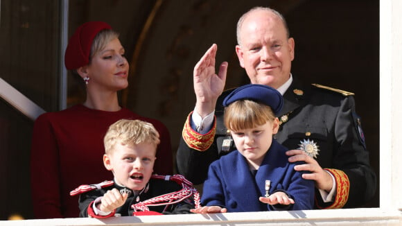 Albert et Charlene de Monaco : la carte de voeux de la famille enfin dévoilée, la princesse sublime en velours !
