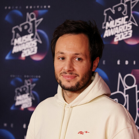 Vianney au photocall de la 25ème cérémonie des "NRJ Music Awards (NMA)" au palais des Festivals et des Congrès de Cannes, France, le 10 novembre 2023. © Dominique Jacovides/Bestimage 