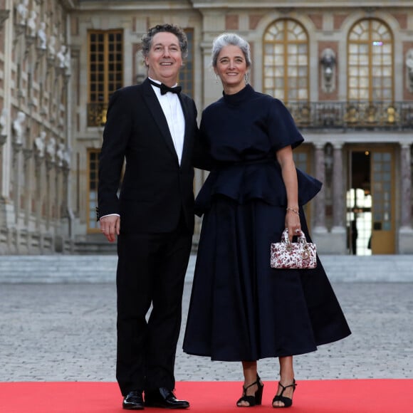 La mort, Guillaume Gallienne a appris à vivre avec, lui qui a perdu sa cousine poète à 20 ans et qui depuis veut vivre pleinement.
Guillaume Gallienne et sa femme Amandine Gallienne - Dîner d'Etat au château de Versailles en l'honneur de la visite officielle du roi et de la reine d'Angleterre en France (20 - 22 septembre 2023). Le 20 septembre 2023. © Stéphane Lemouton / Bestimage