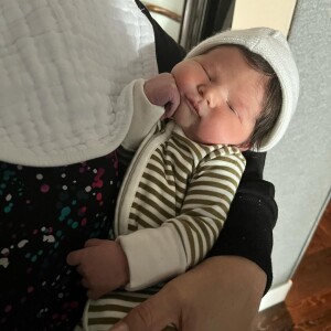 C'est parallèlement à sa formation en banque et finance à l'Université de Californie du Sud (USC) que celui qui partage la vie d'Annabelle Belmondo s'est épris de cinéma.
Annabelle Belmondo dévoile les photos de son premier bébé, Angelo Nabil Sehnaoui, qui est né le 10 décembre 2023