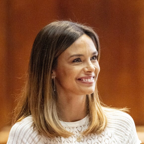 En effet, si elle n'a pas encore d'enfant, elle a confié qu'elle "aimerait en avoir un".
Les Ambassadeurs des Relais de la Flamme Olympique Marine Lorphelin (Miss France 2013) - Dévoilement du parcours du relais de la flamme des Jeux Olympiques de Paris 2024 dans la grand amphitheatre de la Sorbonne à Paris le 23 juin 2023.