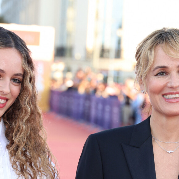 Tess Barthélemy et sa mère Judith Godrèche à la première du film "Dogman" lors du 49ème Festival du Cinema Americain de Deauville, France, le 2 septembre 2023. © Denis Guignebourg/BestImage