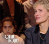 Invitée de l'émission "Quelle époque !" (France 2), samedi 23 décembre 2023, Judith Godrèche parvient difficilement à cacher sa vive émotion.