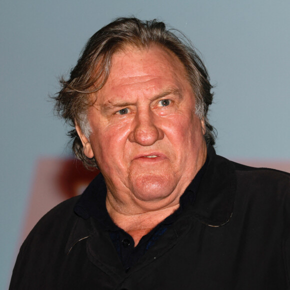 Gérard Depardieu, mis en examen pour viols et accusé de propos choquants, a été défendu dans une tribune.
Gérard Depardieu lors du Festival Premiers Plans à Angers pour la présentation du film "Umani" © Laetitia Notarianni / Bestimage 