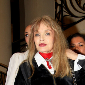 Arielle Dombasle - Remise du Prix Georges Bizet du Livre d’Opéra et de Danse au Théâtre des Champs-Elysées à Paris le 6 novembre 2023. © Philippe Baldini / Bestimage  Presentation of the Georges Bizet Opera and Dance Book Prize at the Théâtre des Champs-Elysées in Paris on 6 November 2023 