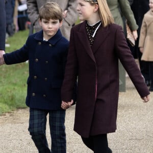 Mia Tindall et le prince Louis de Galles - Les membres de la famille royale britannique lors de la messe du matin de Noël en l'église St-Mary Magdalene à Sandringham, le 25 décembre 2023.