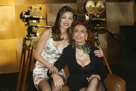 Sophia Loren et Margareth Made lors de la présentation de sa nouvelle série télé Ma maison est pleine de miroirs à Rome le 10 mars 2010