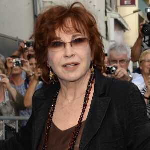 Icone du cinéma, Marlène Jobert joue également de sa plume. 
Marlene Jobert - Première du film "Belles Familles" lors de la 8e édition du Festival du film francophone d'Angoulême.