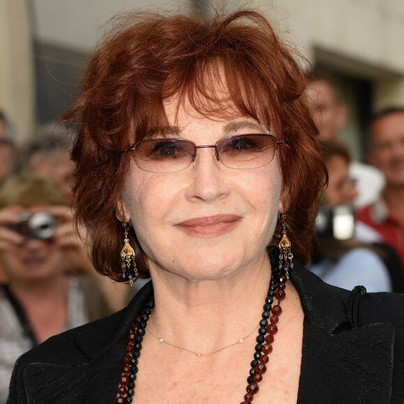 "En attendant, je passe les fêtes avec des amis qui n'ont pas de petits-enfants. Bien sûr, idéalement, j'aimerais voir mes petits-enfants pluss souvent..."
Marlene Jobert - Première du film "Belles Familles" lors de la 8e édition du Festival du film francophone d'Angoulême le 25 aout 2015.
