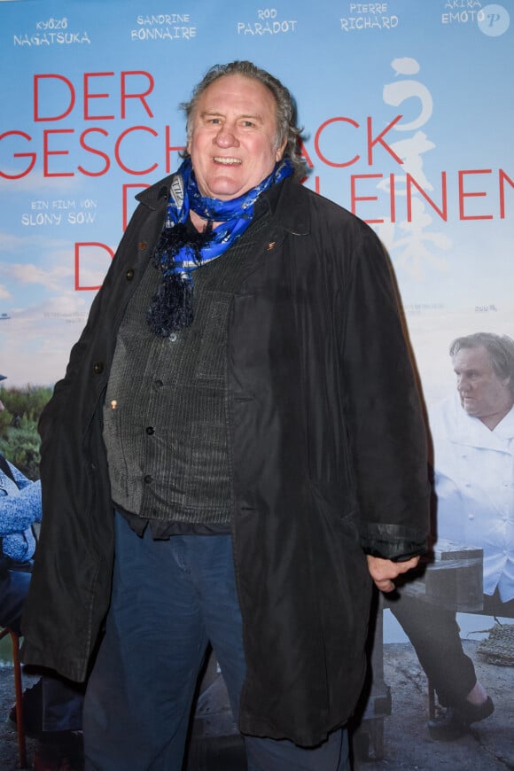 Gérard Depardieu est à la première du film "The Taste of Small Things" à Berlin le 12 janvier 2023.  
