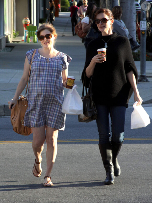 Amy Adams fait du shopping à Los Angeles le 11 mars 2010