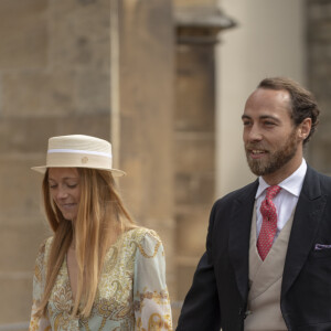 James Middleton et sa compagne Alizee Thevenet - Mariage de Lady Gabriella Windsor avec Thomas Kingston dans la chapelle Saint-Georges du château de Windsor le 18 mai 2019. 