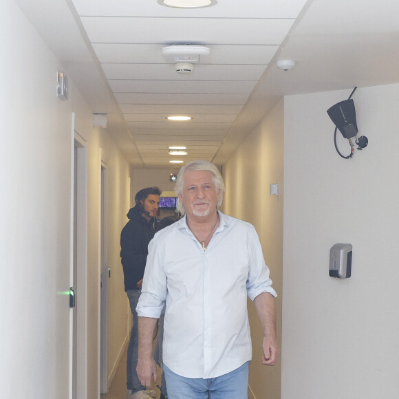 Son domicile de Boulogne-Billancourt, une maison de 450m2, a été victime d'un vol par effraction
Exclusif - Patrick Sebastien - Backstage de l'émission TPMP (Touche Pas à Mon Poste) présentée en direct par C.Hanouna et diffusée sur C8 le 19 décembre 2023. © © Jack Tribeca / Bestimage 