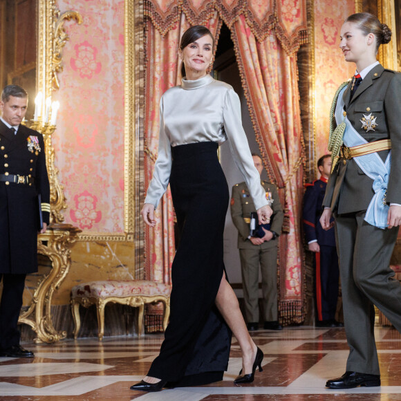 La reine Letizia d'Espagne et la princesse Leonor lors de la réception militaire de Pâques au Palais Royal, le 6 janvier 2024 à Madrid, Espagne, le 6 janvier 2024. 