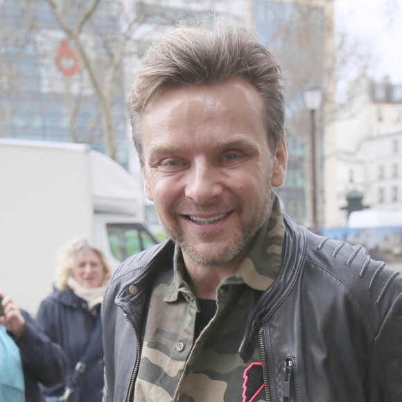 Jeanfi Janssens - Les invités de l'émission des "Grosses Têtes" à la sortie des studios RTL à Neuilly-sur-Seine, France, le 30 mars 2023. © Jonathan Rebboah/Panoramic/bestimage 