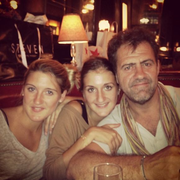 Lui qui est papa de deux filles, Emma et Camille
Michel Sarran, papa comblé par ses filles Emma et Camille, toutes les deux mariées !