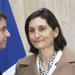 Le premier ministre Gabriel Attal et Amélie Oudéa-Castéra - Passation de pouvoir au ministère de l'éducation nationale entre Gabriel Attal désormais premier ministre et Amélie Oudéa-Castera qui devient ministre de l'Education nationale, de la Jeunesse, des Sports et des Jeux Olympiques et Paralympiques le 12 janvier 2024. © Cyril Moreau / Bestimage