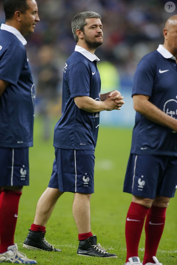 Grégoire (Grégoire Boissenot) - 4ème édition des Boucles du Coeur, opération solidaire au profit de l'enfance lors de la mi-temps du match amical France/Norvège au Stade de France, le 27 mai 2014.