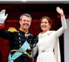Très populaire auprès de ses sujets, à tout juste 55 ans, le prince Frederik est devenu le nouveau roi du Danemark ce dimanche 14 janvier 2024.
Le roi Frederik X de Danemark et la reine Mary de Danemark - Intronisation du roi Frederik X au palais Christiansborg à Copenhague, Danemark le 14 Janvier 2014. 