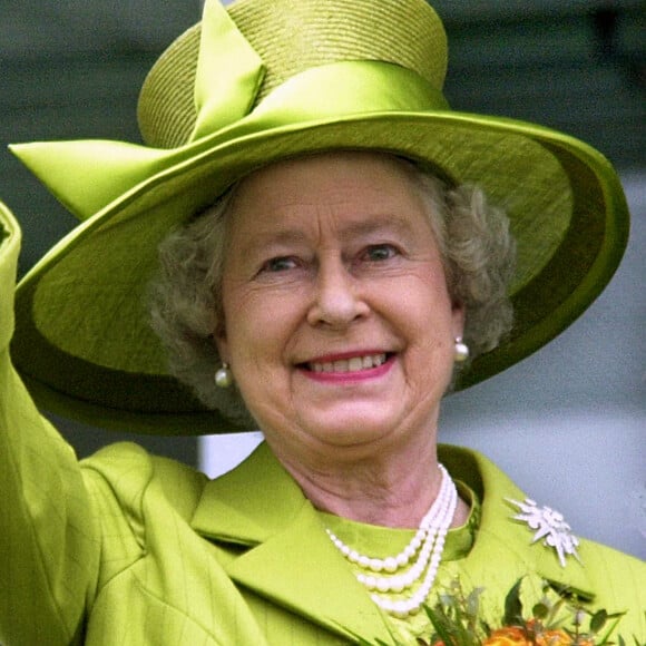 La reine Elizabeth II d'Angleterre - 2002.