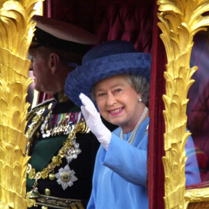 La reine Elizabeth II d'Angleterre, le 4 juin 2002.