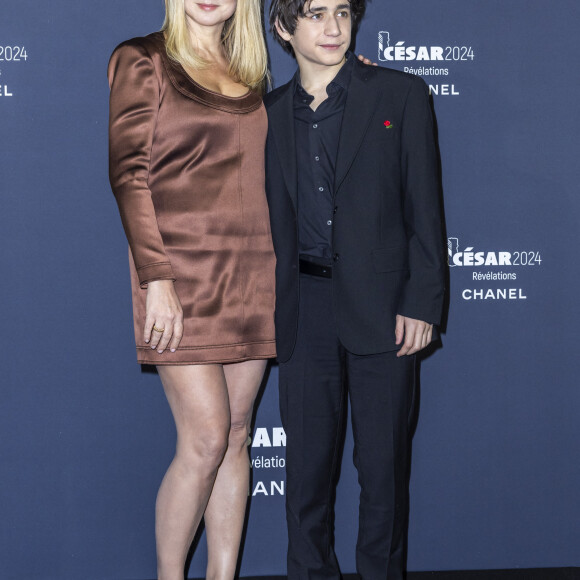 Lundi 15 janvier pour le dîner des révélations des César, elle accompagnait le talentueux Milo Machado Graner, 15 ans, vu dans "Anatomie d'une chute"
Virginie Efira et Milo Machado Graner au photocall du dîner César Révélations 2024 à L'Élysée Montmartre à Paris le 15 janvier 2024. © Olivier Borde / Bestimage 