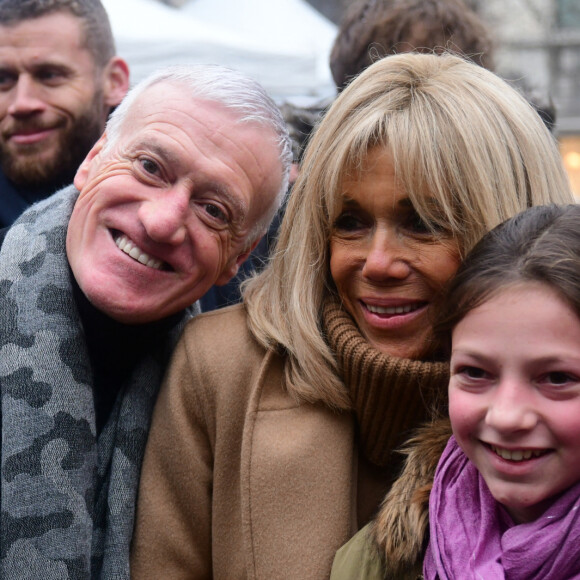 Les deux célébrités se sont rendues à Lyon
 
Brigitte Macron et Didier Deschamps lors du lancement de l'opération Pièces Jaunes, en faveur des enfants et adolescents hospitalisés, à Lyon. Le 10 janvier 2024 © Romain Doucelin / Bestimage