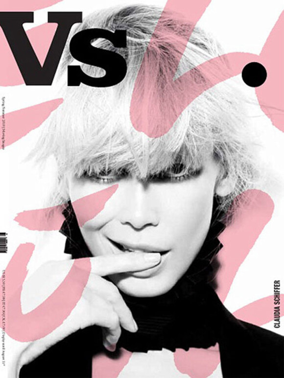 Claudia Schiffer en couverture du magazine VS. printemps/été 2010