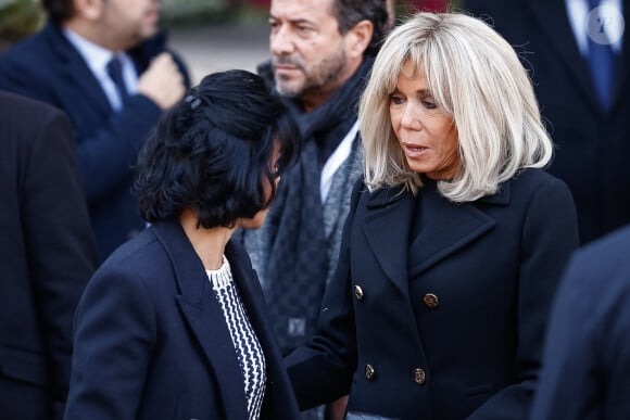 Rachida Dati et Brigitte Macron - Sorties des obsèques de Jean-Pierre Pernaut en la Basilique Sainte-Clotilde à Paris, France le 9 mars 2022. © Aurelien Morissard/Panoramic/Bestimage