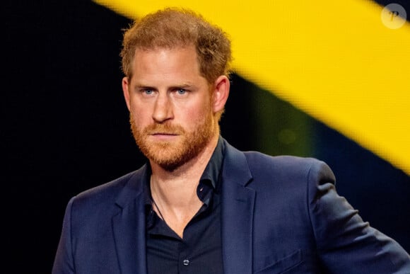 Info - Le prince Harry renonce à poursuivre l'éditeur du Daily Mail. Il a dû verser 56000 euros au journal - Le prince Harry Duc de Sussex lors de la cérémonie de clôture des Invictus Games 2023 à Dusseldorf le 16 septembre 2023