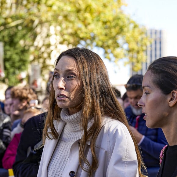 Laura Smet et Lyna Khoudri - Tournage du remake de la sortie des usines des frères Lumière à l'occasion de la 15ème Edition du Festival Lumière de Lyon. Le 21 octobre 2023 © Sandrine Thesillat / Panoramic / Bestimage 