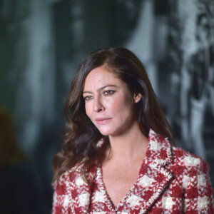 Anna Mouglalis - Photocall au défilé Chanel Collection Femme Prêt-à-porter Printemps/Eté 2023 lors de la Fashion Week de Paris (PFW), France, le 4 octobre 2022. 