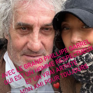 Laura Smet a donc posté un selfie où on peut la voir aux côté de Philippe Garrel et le qualifiant d'"homme respectueux".
Laura Smet prend la pose avec Philippe Garrel après les propos d'Anna Mouglalis le qualifiant de "prédateur".