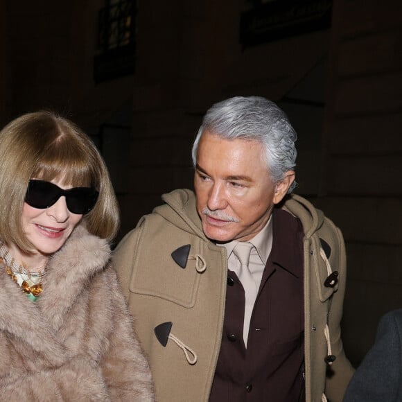 La reine de la mode, la rédactrice en chef du magazine Vogue, Anna Wintour elle-même, était présente pour assister à ce début de semaine de la Haute Couture. 
Anna Wintour, Baz Luhrmann - Arrivées au défilé Giambattista Valli Haute Couture printemps-été 2024 dans le cadre de la Fashion Week de Paris (PFW), à l'espace Vendome, le 22 janvier 2024. © Denis Guignebourg/Bestimage